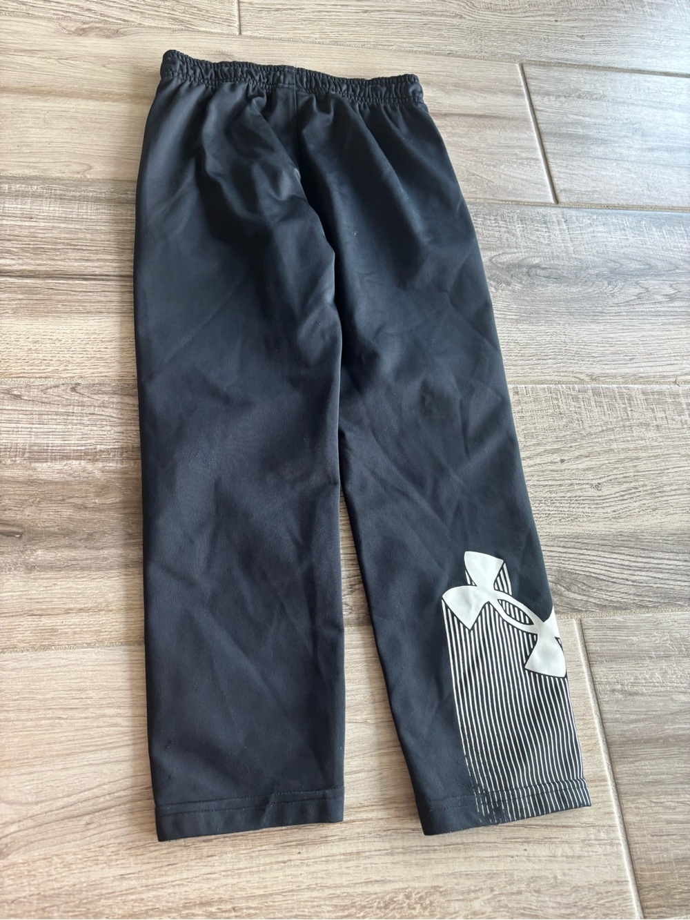 Under Armour Black Kids' Jogger Pants with White Logo V size 6 - Picture 2 of 3